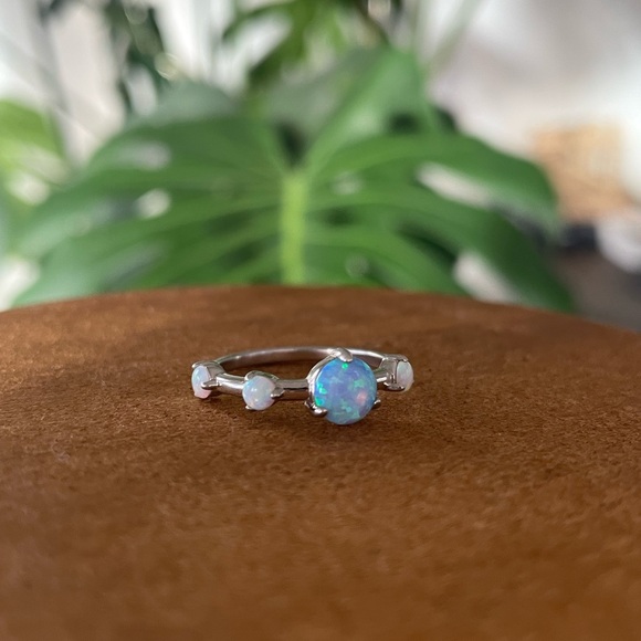Opal ring mermaid ocean blue and Snow White October birthstone 925 size 6 - Picture 7 of 11